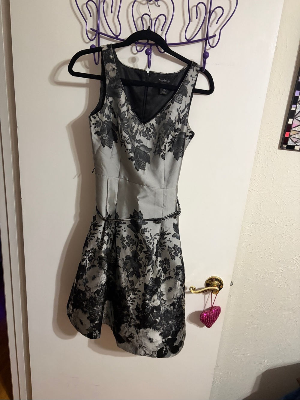 💜 0 White House Black Market Black & Gray Floral V-Neck Fit-and-Flare Dress